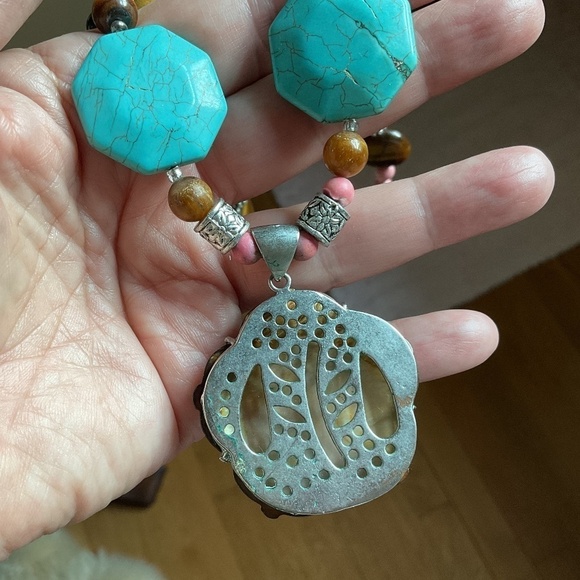 Turquoise Blue/Pink Mother of Pearl Tiger Eye Floral Hand made Necklace - Picture 2 of 9